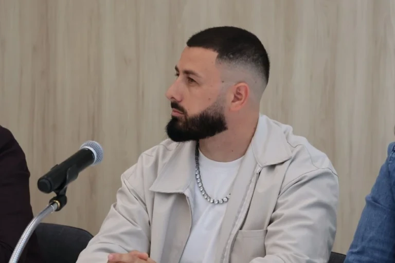 Sajfer i Cunami koncert Vilsonovo šetalište Sarajevo mladi publika